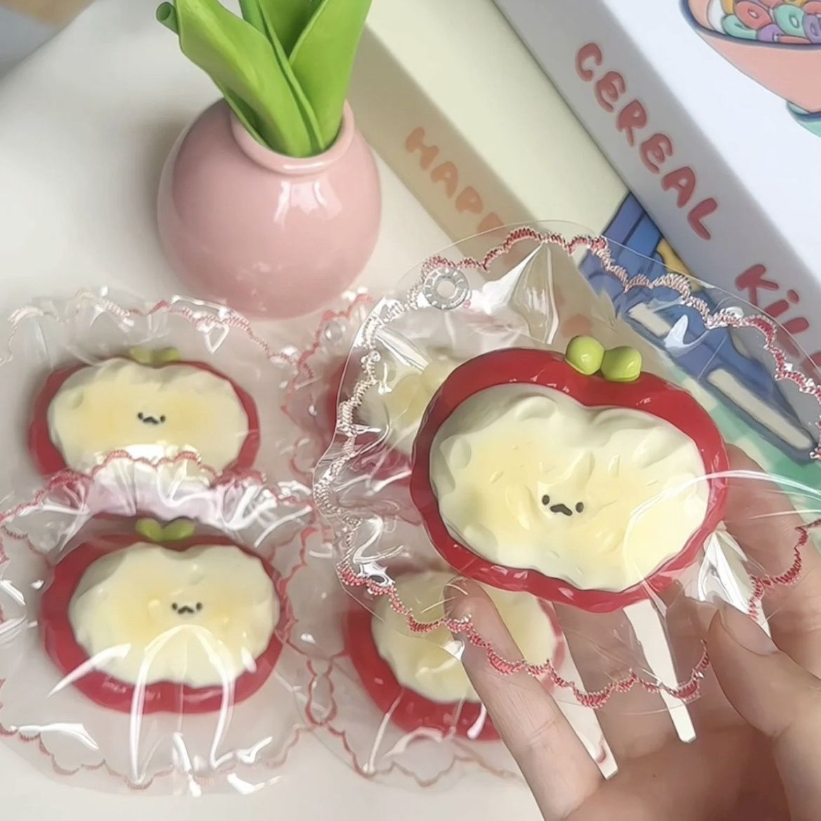 1개 귀여운 크림 애플 스퀴시 장난감 만화 빨간색 녹색 - Art Craft Bakery 리뷰 및 가격